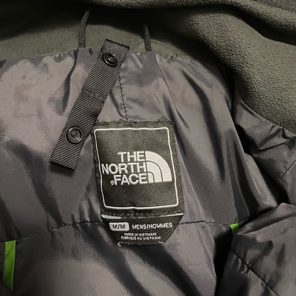The North Face Hyvent Jacket w/ detachable hood, Rain Raincoat Lightweight - Picture 4 of 4